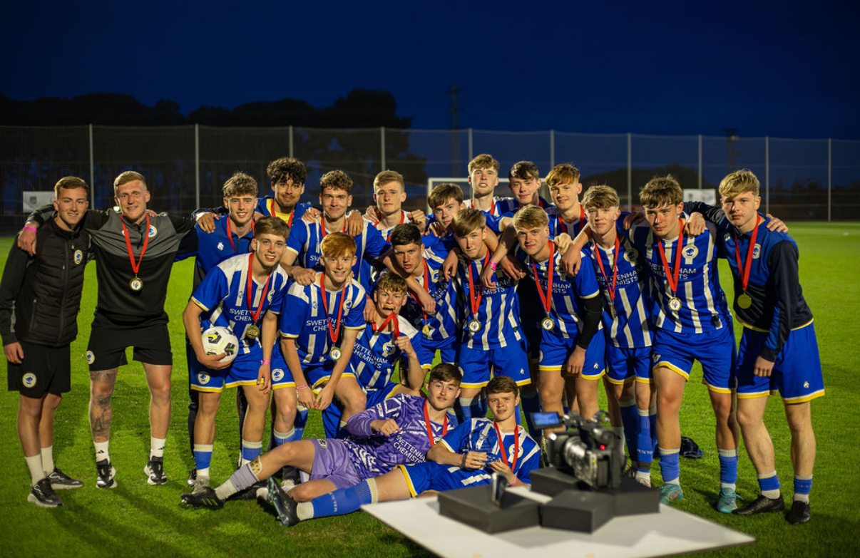 Trophy presentation at the Cambrils Scholarship Cup
